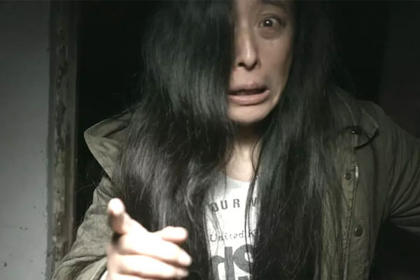 新颖拍摄手法记录"中邪" 真实还原民间诡异事件电影《中邪》讲述了